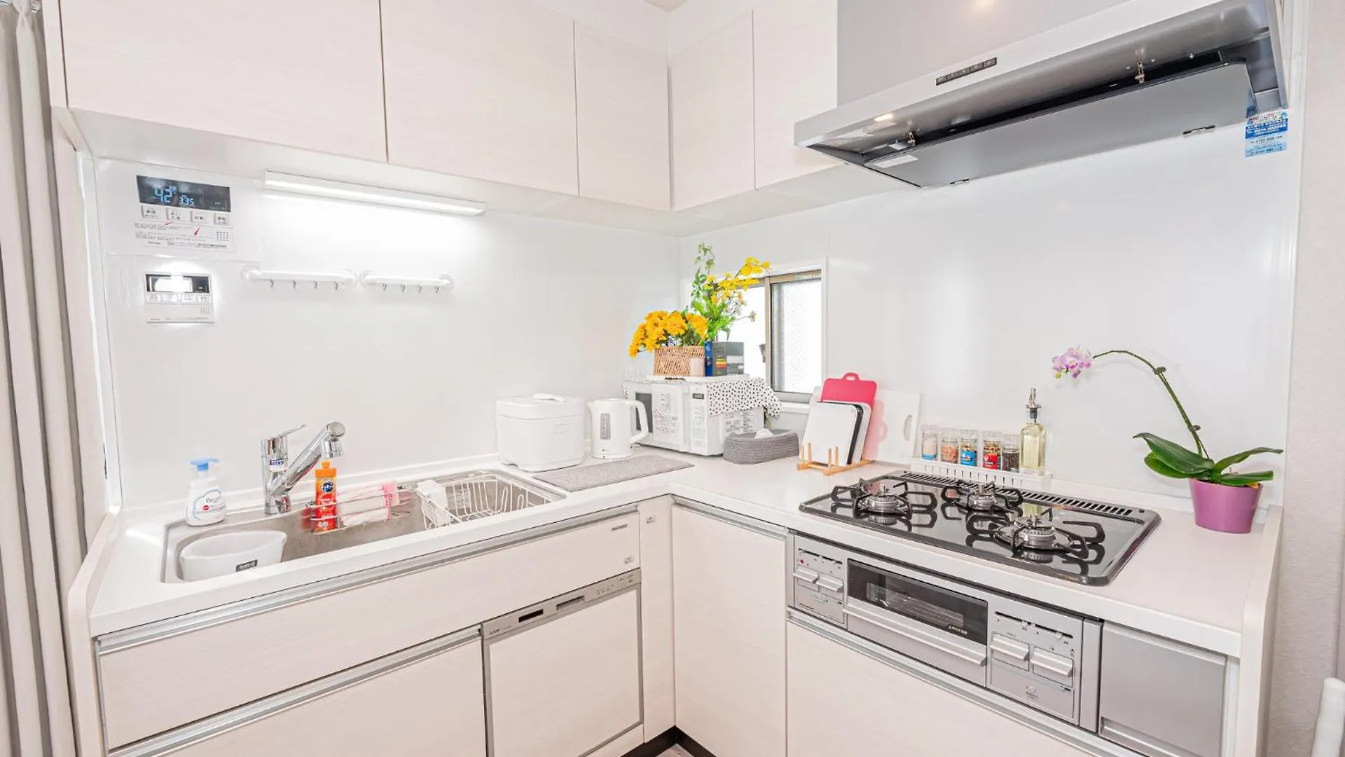 Private 3 Bedroom House With Free Parking Near Asakusa And Skytree Tōkyō 0*,  Japon